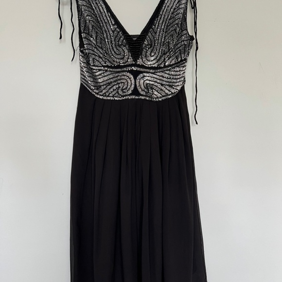 Black silver embellishment party dress in chiffon fabric - Picture 3 of 8